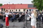 Chór Bella Flow śpiewa na rynku